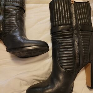 VINCE CAMUTO CURTIS BOOTS.